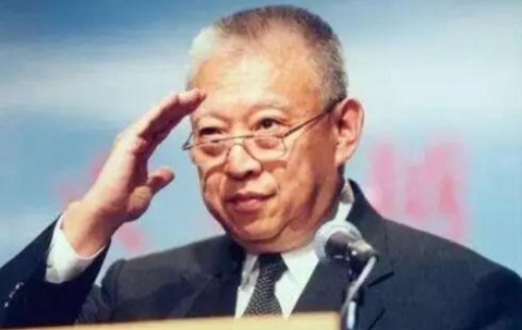 九游下载-香港再无董建华